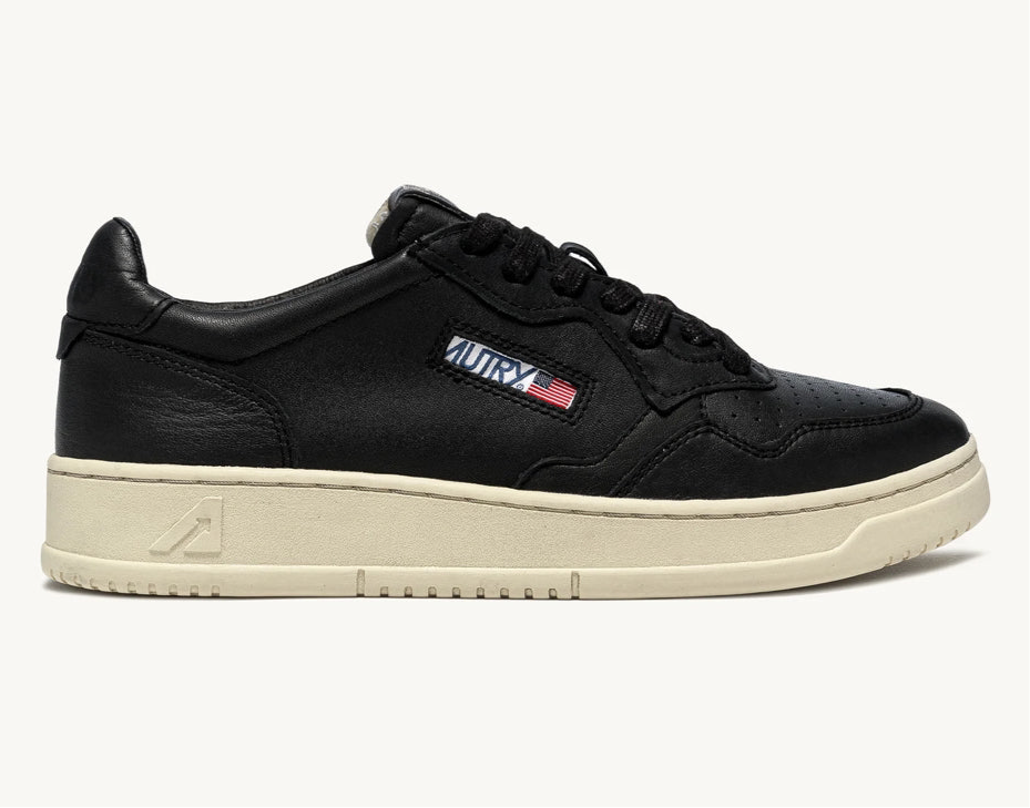 UNISEX SNEAKERS MDLST AUS SUPERWEICHEM SCHWARZEM NAPPALEDER