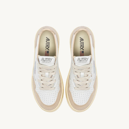 UNISEX SNEAKERS MDLST AUS LEDER UND WILDLEDER IN WEISS UND GOLD