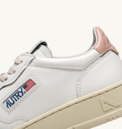 UNISEX SNEAKERS MDLST AUS WILDLEDER UND LEDER FARBE WEISS ROSA