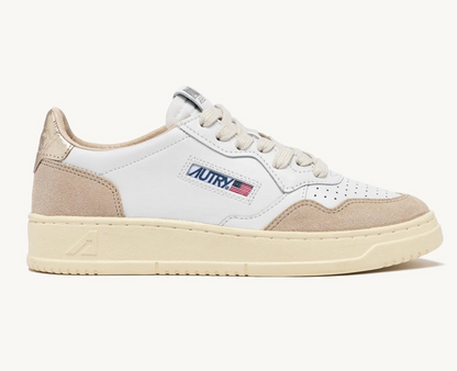 UNISEX SNEAKERS MDLST AUS LEDER UND WILDLEDER IN WEISS UND GOLD