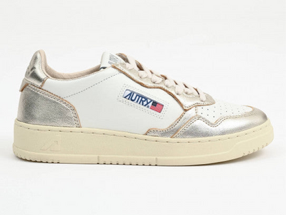 UNISEX SNEAKERS MDLST AUS WILDLEDER UND LEDER FARBE WEISS SILBER