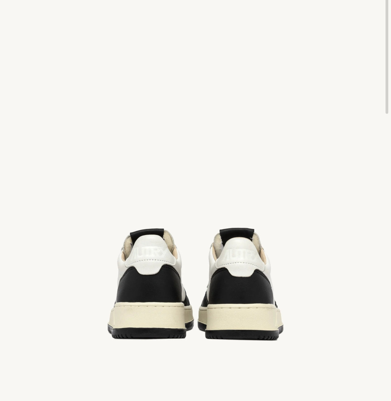 UNISEX SNEAKERS MDLST AUS LEDER UND DETAILS IN WEIẞ UND SCHWARZ