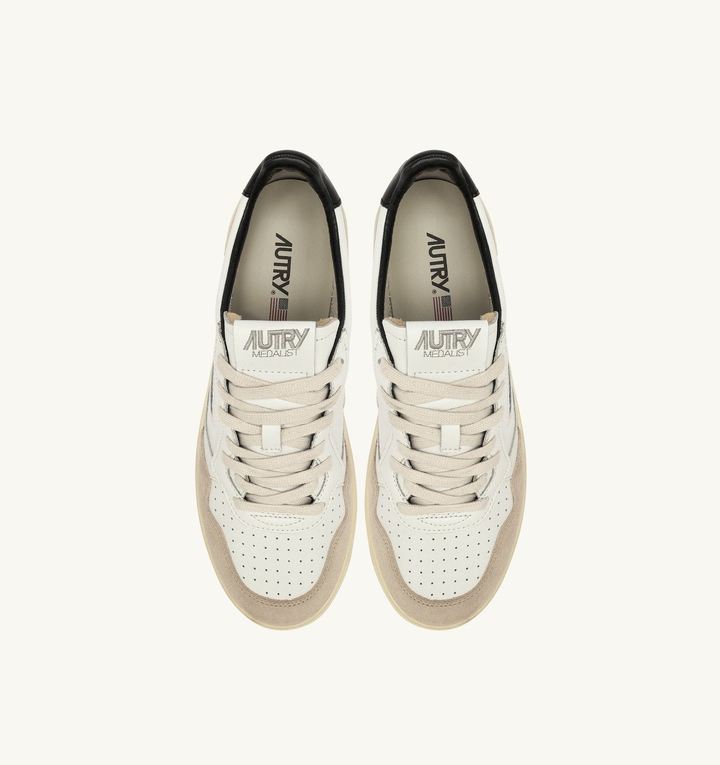 UNISEX SNEAKERS MDLST LOW AUS SCHWARZES UND WEISSES LEDER UND WILDLEDER MIT SCHRIFTZUG
