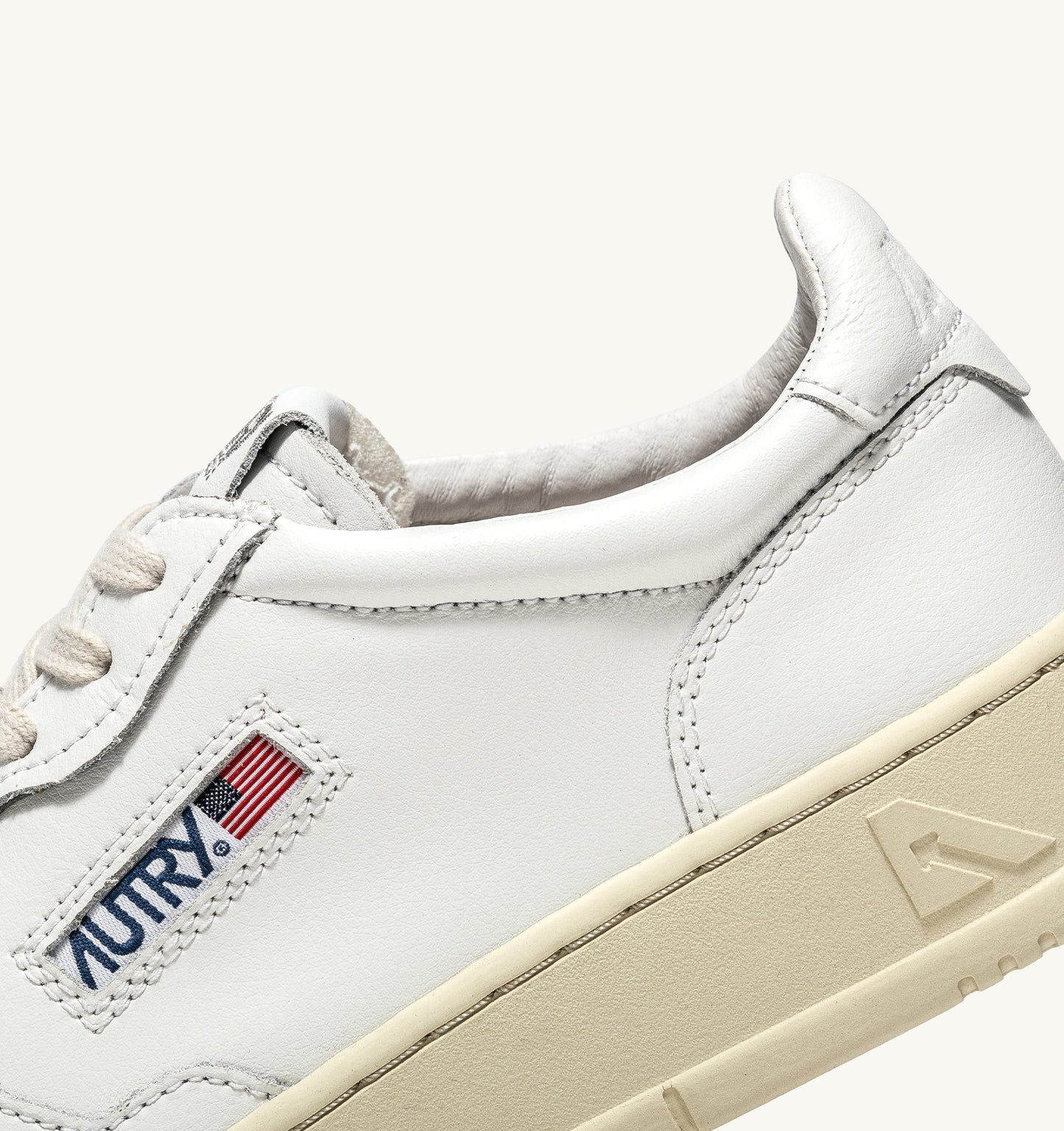UNISEX SNEAKERS MDLST LOW AUS WEISSEM LEDER